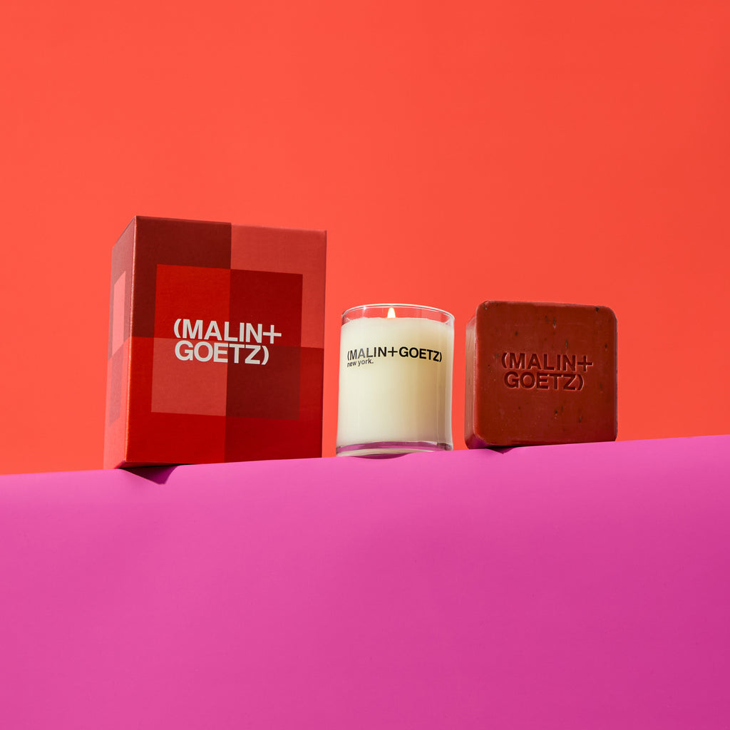 farm to table holiday gift set includes tomato votive. 2.35 oz. / 67g and tomato hand soap. 4 oz. / 113g